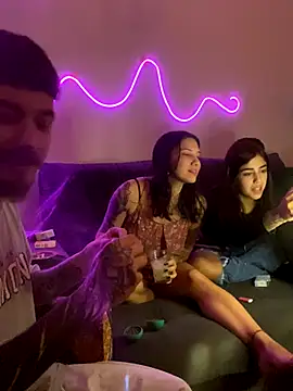 Snapshot of Kissmalditox chatting on November 18, 2025, 2:28 am Kissmalditox online show from November 18, 2025, 2:28 am