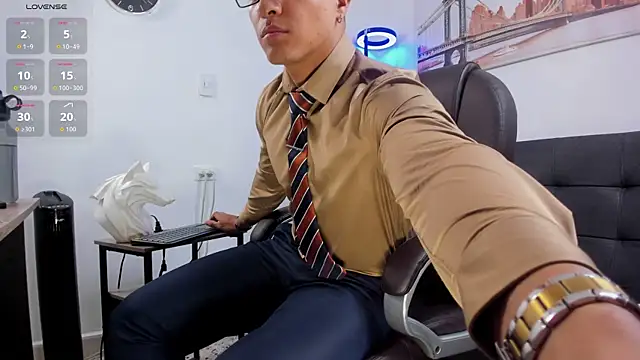 Dash Bukoski online show from November 4, 2025, 12:48 pm