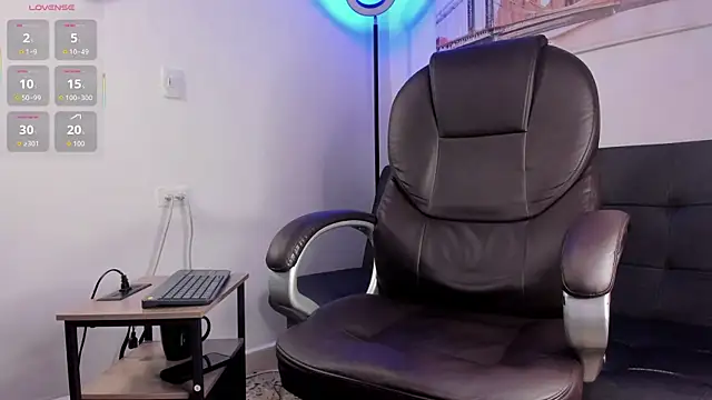 Dash Bukoski online show from December 13, 2025, 7:53 pm