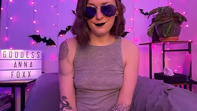 mistressannafoxx online show from December 16, 2025, 10:26 pm