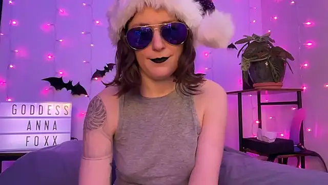 mistressannafoxx online show from December 22, 2025, 10:07 pm