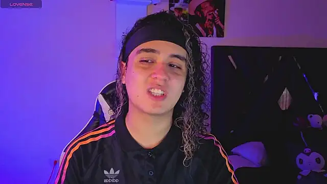 Snapshot of derek_greyy_ chatting on February 3, 2026, 5:51 pm derek greyy online show from February 3, 2026, 5:51 pm