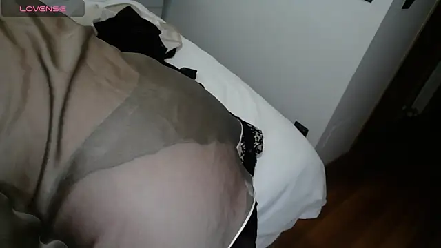 paulaSTendhal online show from February 5, 2026, 2:16 am