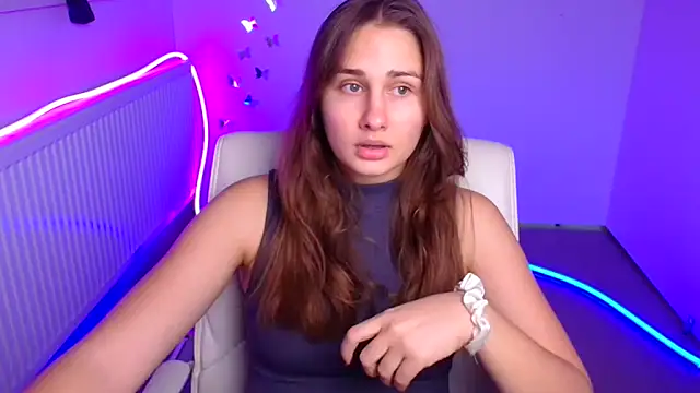 Stefanie Sweet online show from October 25, 2025, 5:26 am