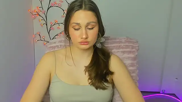 Stefanie Sweet online show from March 24, 2026, 6:57 pm