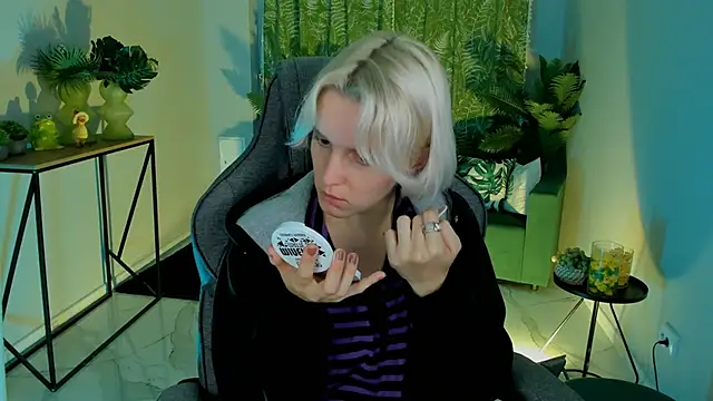 BethanyCloud online show from September 9, 2025, 2:11 am