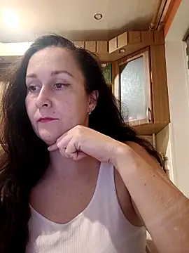 Amandda  online show from September 28, 2025, 5:51 pm