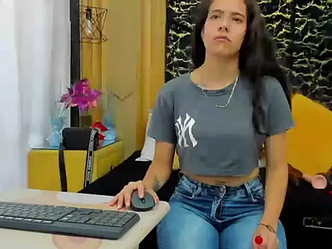 MiaCours online show from March 16, 2026, 7:18 pm