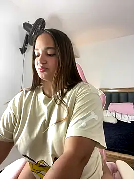 Andrea-Lu online show from September 30, 2025, 2:38 am