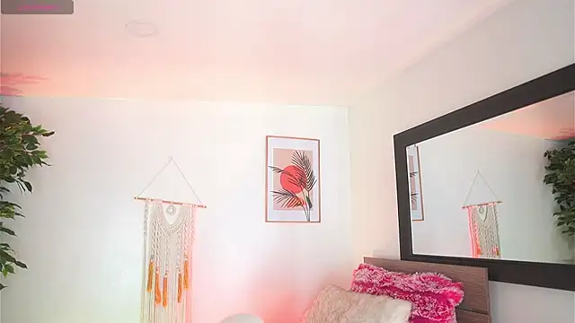 Snapshot of melissa_laurent_ chatting on November 5, 2025, 12:27 pm melissa laurent online show from November 5, 2025, 12:27 pm