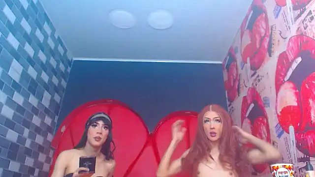 julessxcharlotte online show from December 22, 2025, 2:36 pm