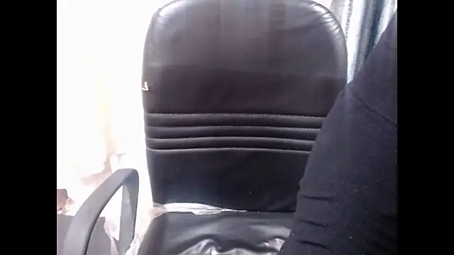 Snapshot of _kamyaa09 chatting on May 1, 2026, 9:58 am kamyaa09 online show from May 1, 2026, 9:58 am