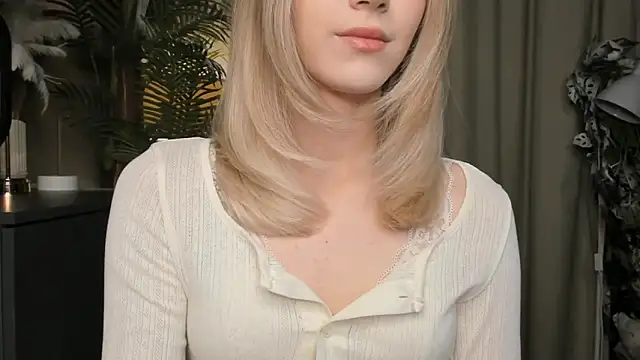 ChinBonnell online show from December 15, 2025, 5:44 am