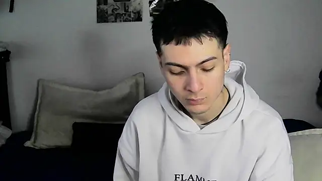 Snapshot of Dioniso_guy8 chatting on September 17, 2025, 12:40 pm Dioniso guy8 online show from September 17, 2025, 12:40 pm