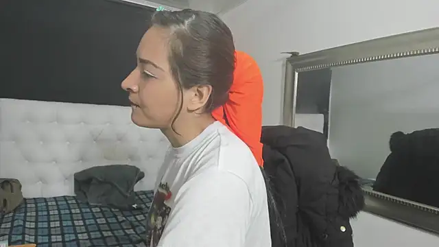 evelynesex online show from October 15, 2025, 2:11 am