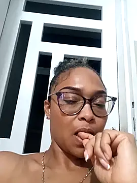 BiiancaEstradaa online show from March 18, 2026, 4:26 am