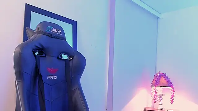 zeus blaze online show from September 13, 2025, 1:11 pm