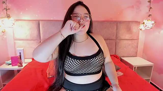 Lushi Love online show from October 22, 2025, 5:45 pm