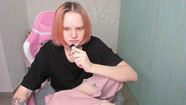 Elieiza xo online show from October 14, 2025, 8:59 am