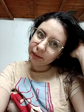 Snapshot of marmary84 chatting on May 7, 2026, 4:18 am marmary84 online show from May 7, 2026, 4:18 am