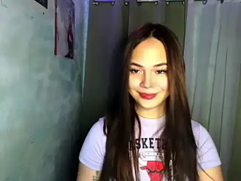 Snapshot of sweetsassyxx chatting on May 13, 2026, 1:47 am sweetsassyxx online show from May 13, 2026, 1:47 am
