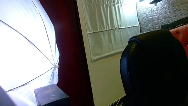 Natalie loffreda online show from October 20, 2025, 3:51 am