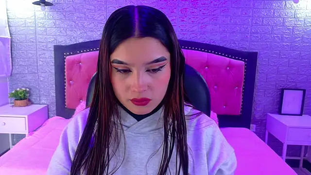 Natalie loffreda online show from December 21, 2025, 3:24 am