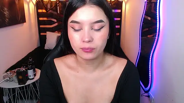 Natalie loffreda online show from April 17, 2026, 8:23 pm