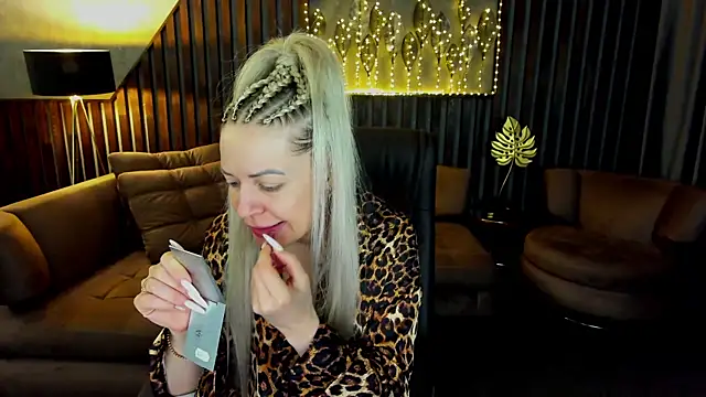 Anna Snows online show from April 11, 2026, 5:23 am