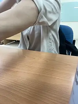 Snapshot of -NhaKy22 chatting on December 5, 2025, 2:20 am -NhaKy22 online show from December 5, 2025, 2:20 am