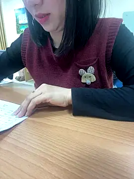 Snapshot of -NhaKy22 chatting on January 6, 2026, 12:58 am -NhaKy22 online show from January 6, 2026, 12:58 am