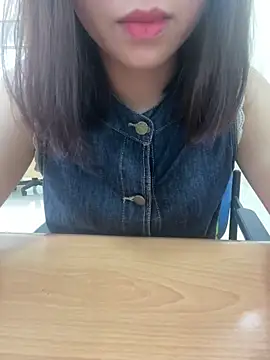 Snapshot of -NhaKy22 chatting on April 9, 2026, 1:49 am -NhaKy22 online show from April 9, 2026, 1:49 am