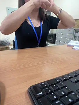 Snapshot of -NhaKy22 chatting on April 16, 2026, 1:06 am -NhaKy22 online show from April 16, 2026, 1:06 am