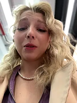 EveLittleSinner online show from September 21, 2025, 9:00 am