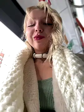 EveLittleSinner online show from October 13, 2025, 8:58 am