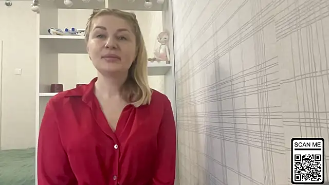 Snapshot of Blondie_xoxoxo chatting on February 1, 2026, 8:46 am Blondie xoxoxo online show from February 1, 2026, 8:46 am