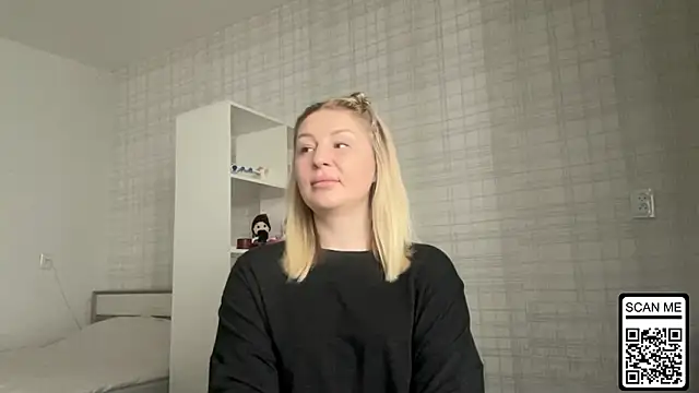 Snapshot of Blondie_xoxoxo chatting on February 11, 2026, 8:41 am Blondie xoxoxo online show from February 11, 2026, 8:41 am