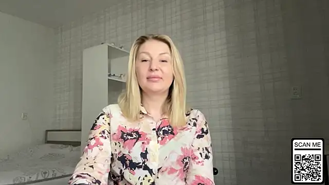 Snapshot of Blondie_xoxoxo chatting on February 23, 2026, 7:39 am Blondie xoxoxo online show from February 23, 2026, 7:39 am