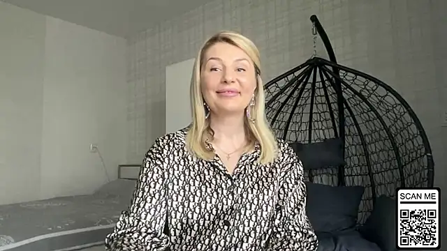 Blondie xoxoxo online show from April 15, 2026, 10:22 am