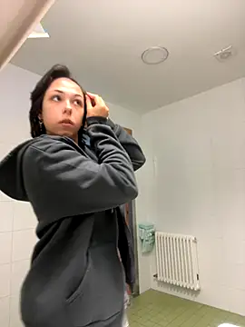 Snapshot of Kitty5348 chatting on November 1, 2025, 9:22 am Kitty5348 online show from November 1, 2025, 9:22 am