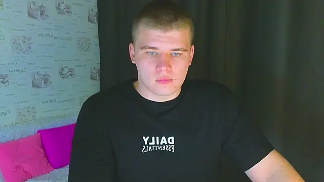 kittenmurr online show from September 26, 2025, 11:31 pm