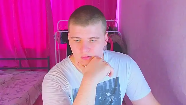 Snapshot of kittenmurr chatting on February 9, 2026, 7:34 am kittenmurr online show from February 9, 2026, 7:34 am