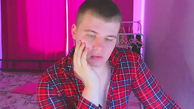 Snapshot of kittenmurr chatting on March 15, 2026, 4:18 am kittenmurr online show from March 15, 2026, 4:18 am