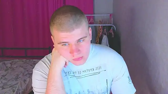 Snapshot of kittenmurr chatting on March 26, 2026, 8:25 pm kittenmurr online show from March 26, 2026, 8:25 pm