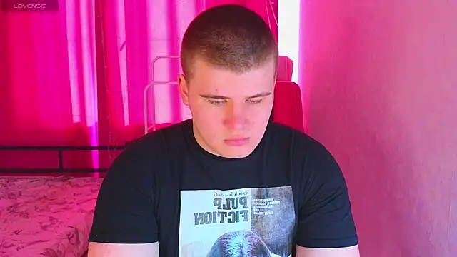 Snapshot of kittenmurr chatting on April 4, 2026, 1:48 am kittenmurr online show from April 4, 2026, 1:48 am