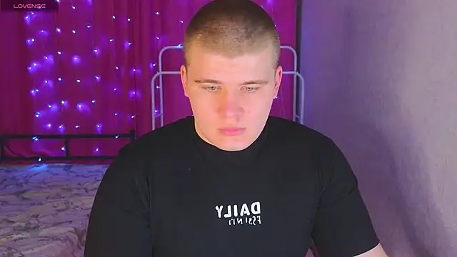 Snapshot of kittenmurr chatting on April 8, 2026, 7:58 pm kittenmurr online show from April 8, 2026, 7:58 pm