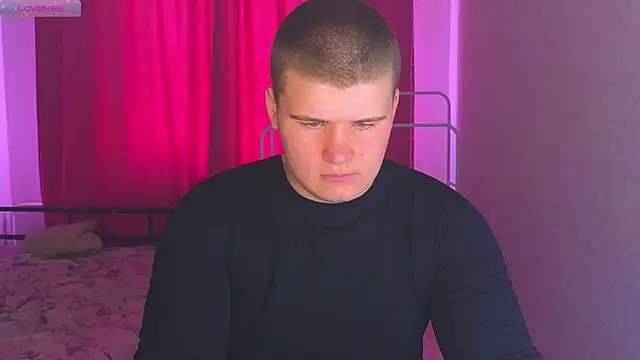 Snapshot of kittenmurr chatting on April 14, 2026, 10:32 am kittenmurr online show from April 14, 2026, 10:32 am