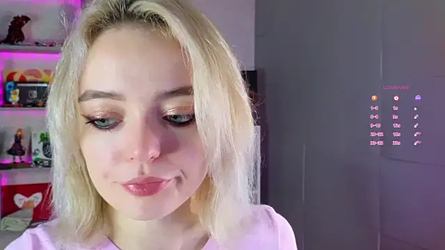 ShizukaBlanche online show from September 10, 2025, 3:28 am