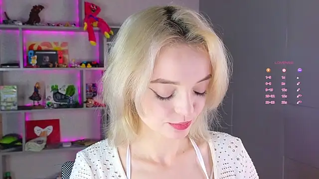 ShizukaBlanche online show from September 11, 2025, 2:55 am