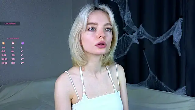 ShizukaBlanche online show from November 1, 2025, 3:19 am